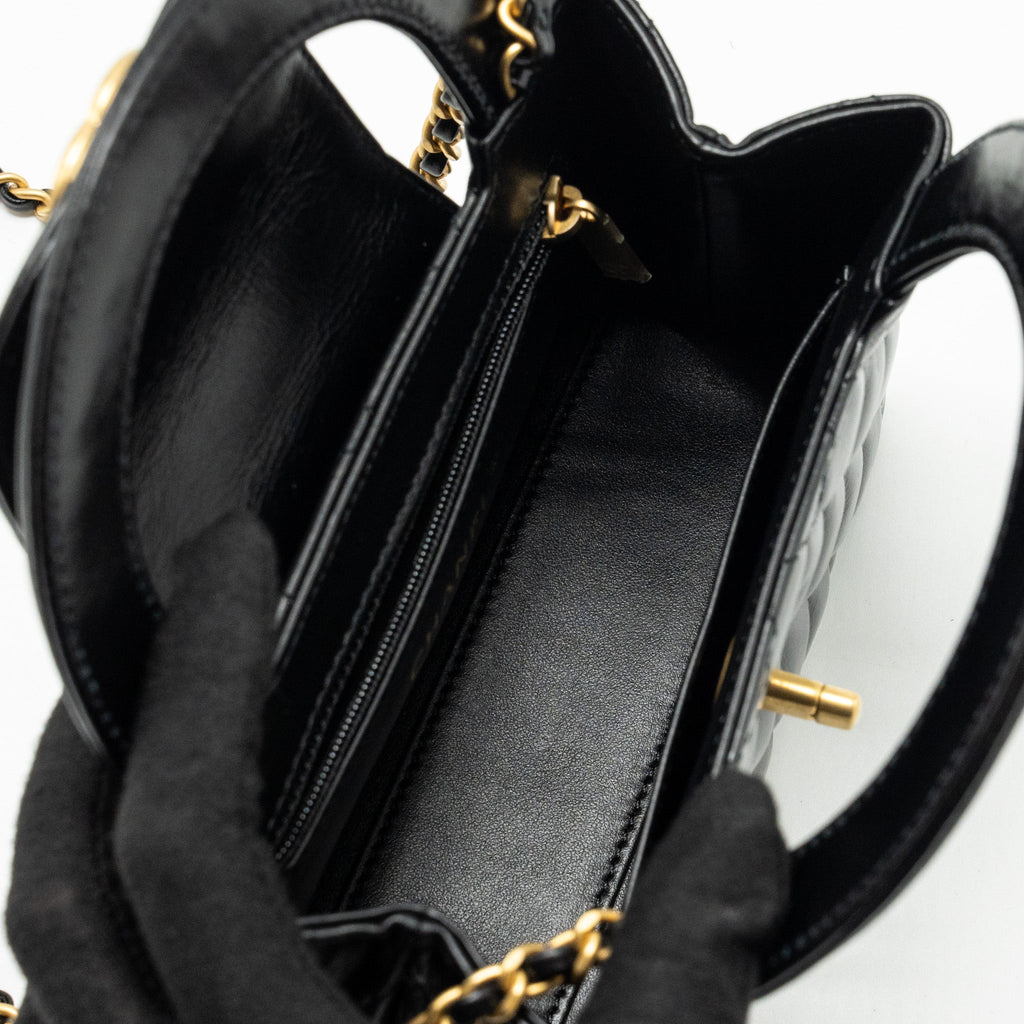 chanel-24a-mini-shopping-tote-mini-kelly-calfskin-black-ghwmicrochip