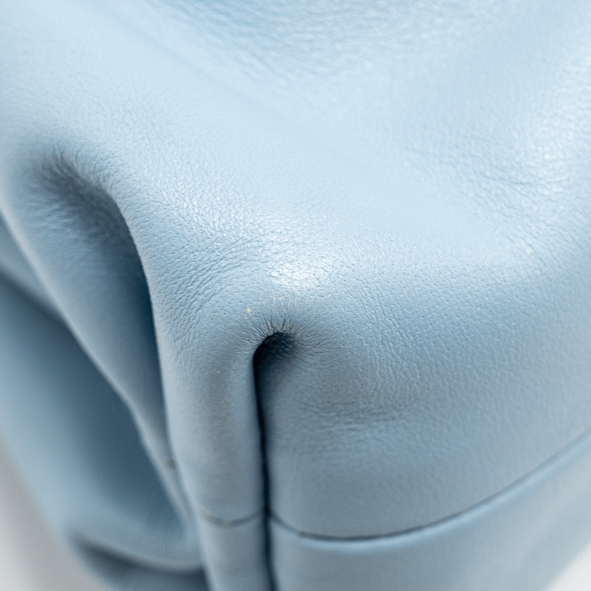 bottega-veneta-mini-pouch-calfskin-blue-shw