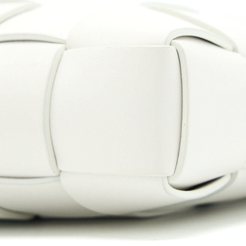 bottega-veneta-wood-metal-handle-snap-pouch-white-multicolour-hardware