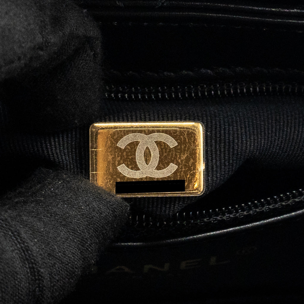 chanel-24a-mini-shopping-tote-mini-kelly-calfskin-black-ghwmicrochip