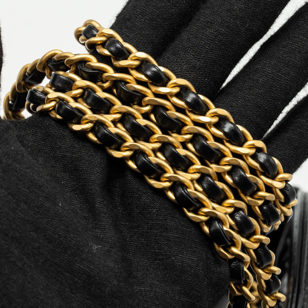 chanel-24a-mini-shopping-tote-mini-kelly-calfskin-black-ghwmicrochip