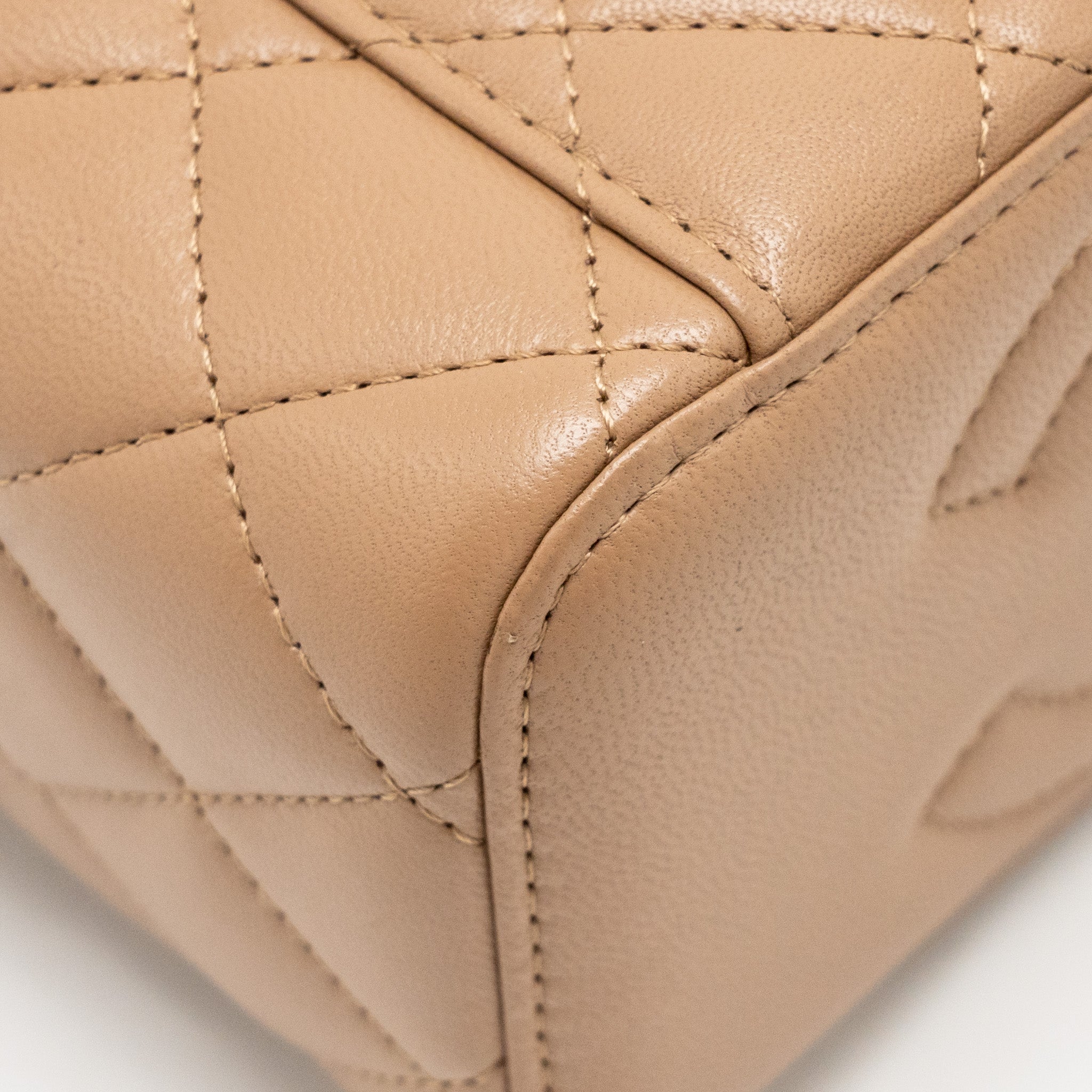 chanel-top-handle-long-vanity-with-chain-lambskin-dark-beige-ghw-microchip