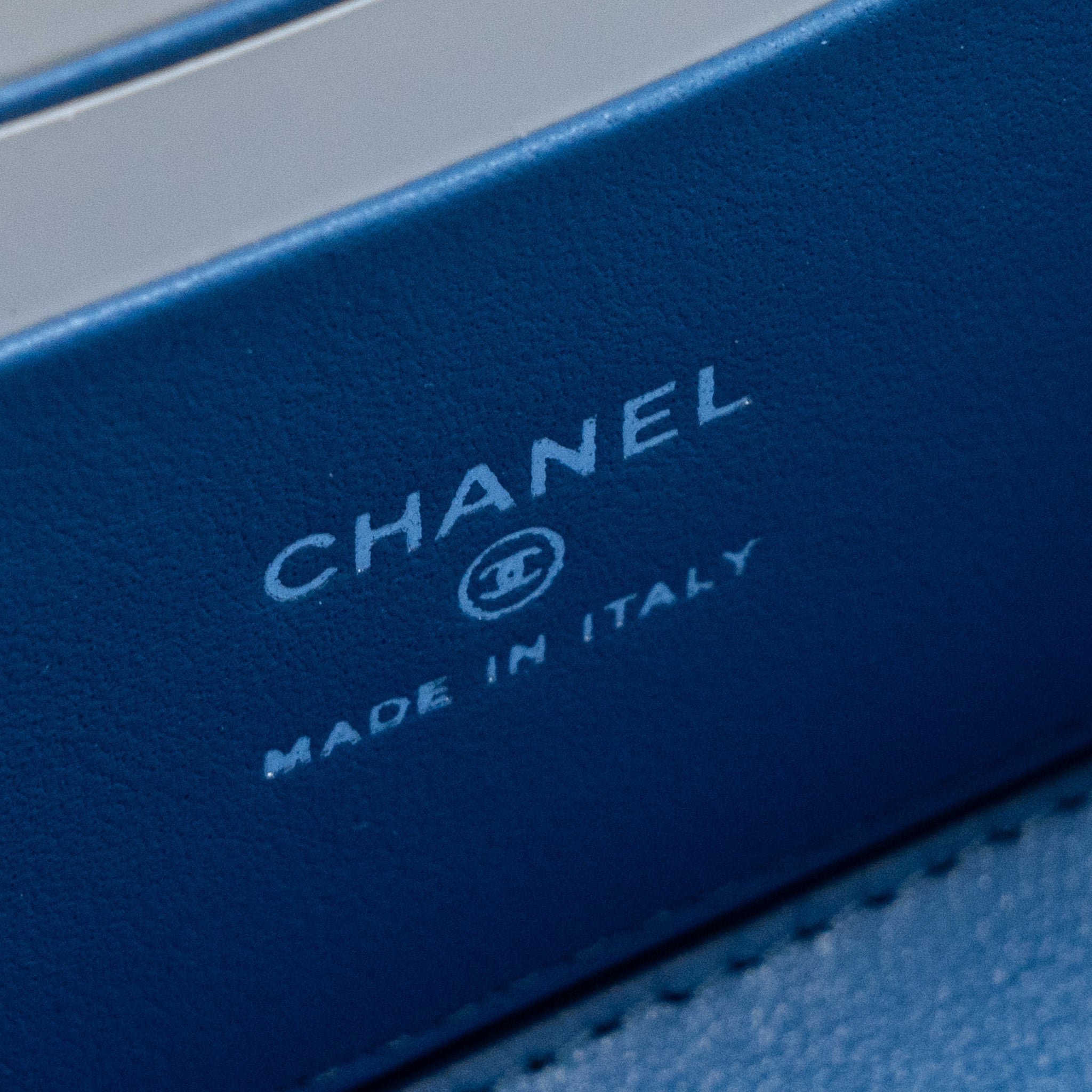 chanel-coco-love-long-vanity-case-denim-camelia-blue-shw-microchip