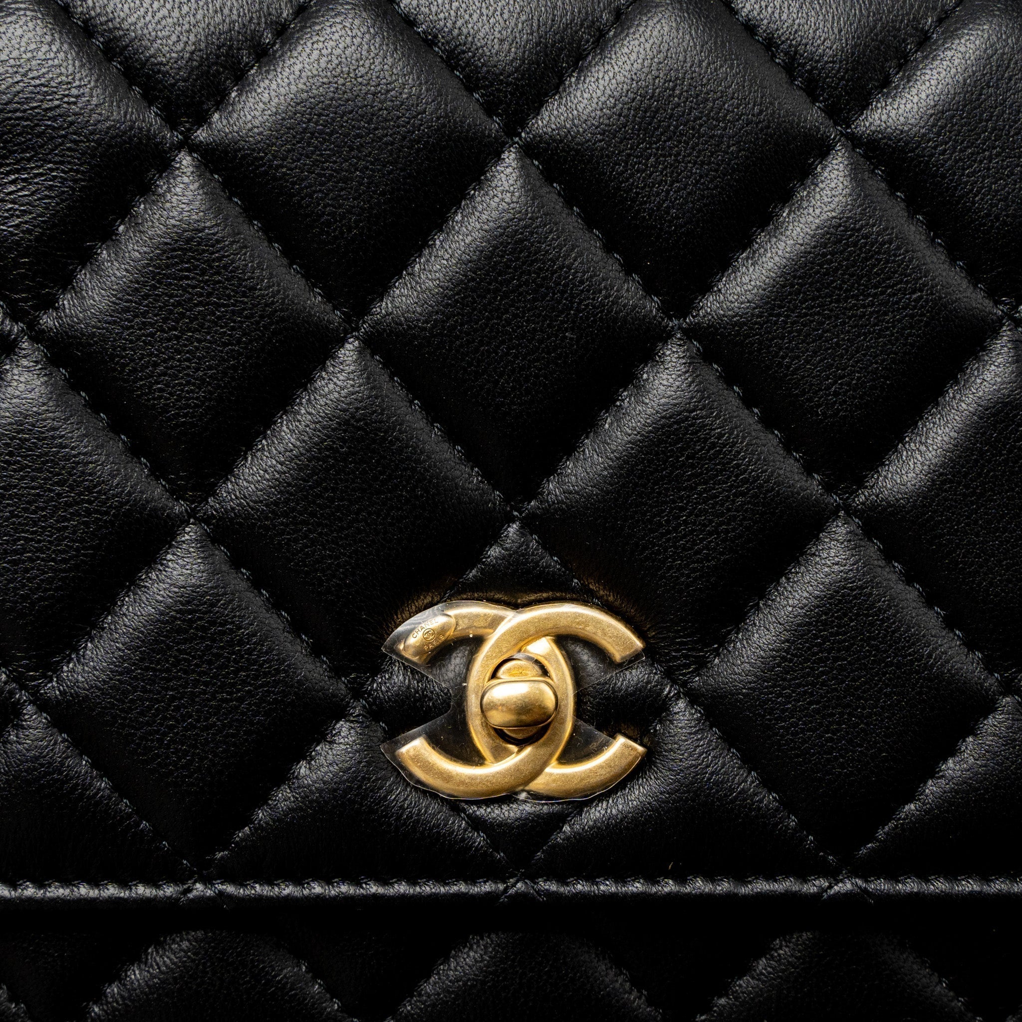chanel-pearl-crush-wallet-on-chain-lambskin-black-ghw-microchip-9