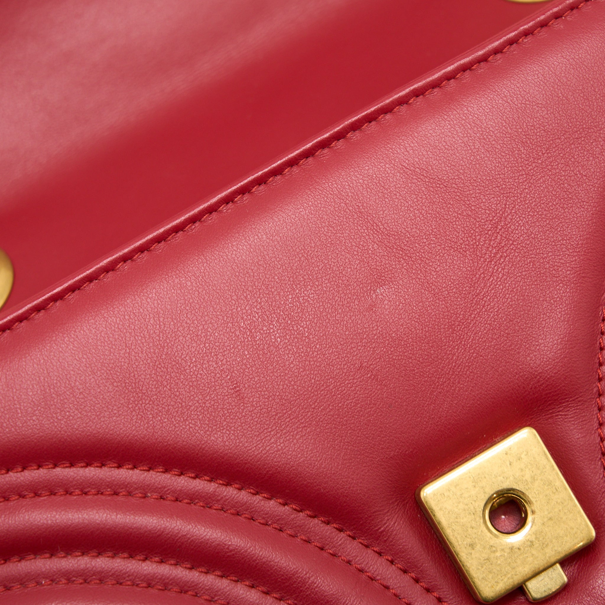 gucci-mini-marmont-calfskin-red-ghw