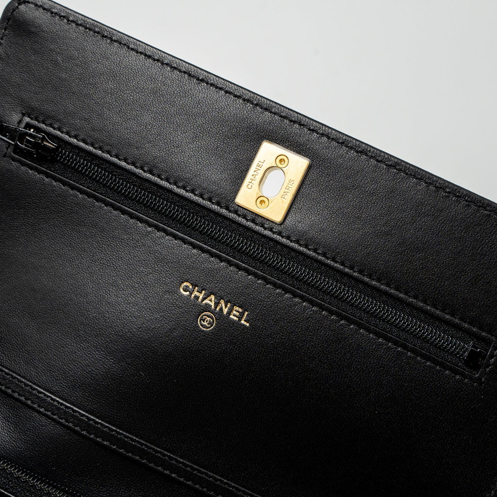 chanel-pearl-crush-wallet-on-chain-lambskin-black-ghw-microchip-9