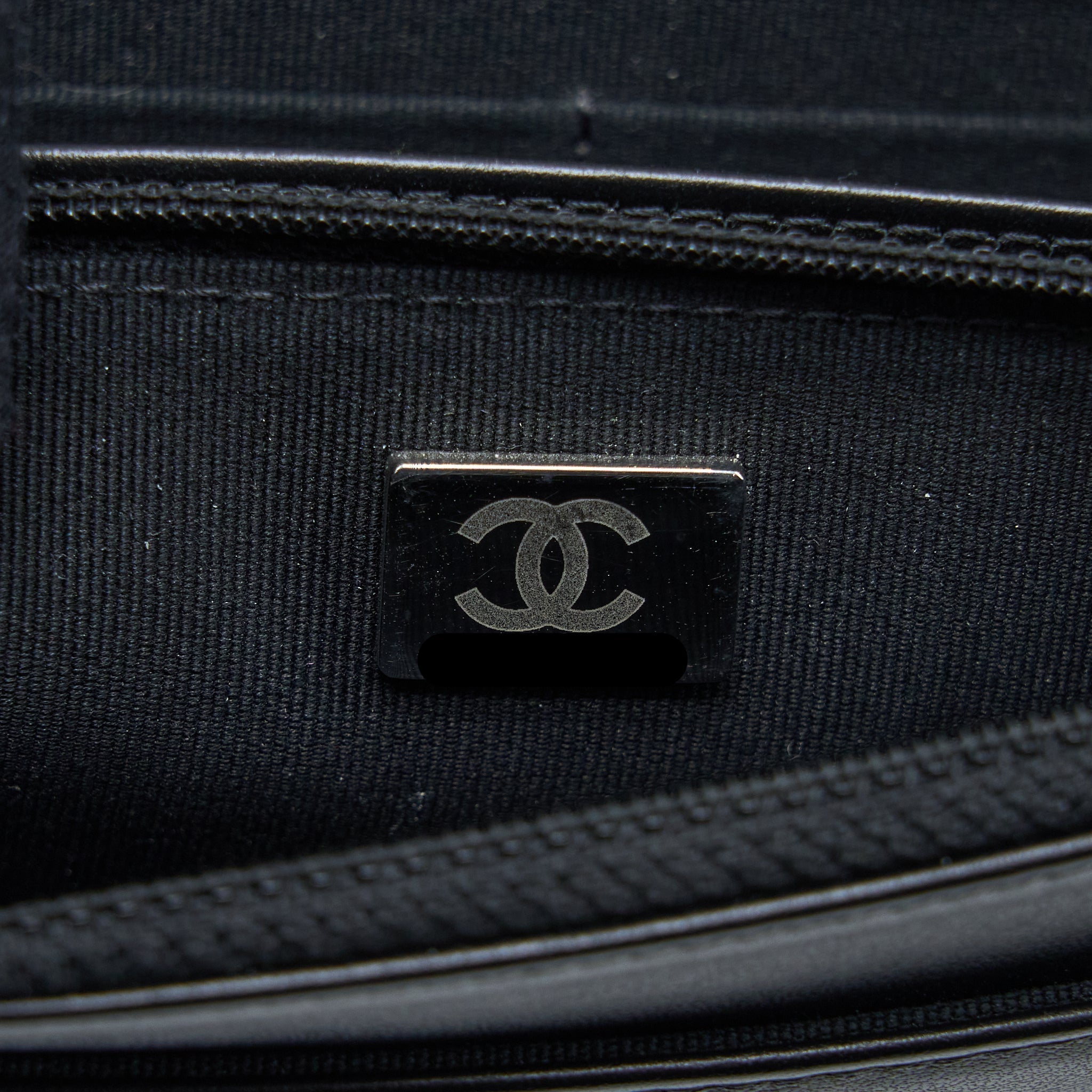 chanel-boy-wallet-on-chain-caviar-black-ruthenium-hardware-microchip-copy
