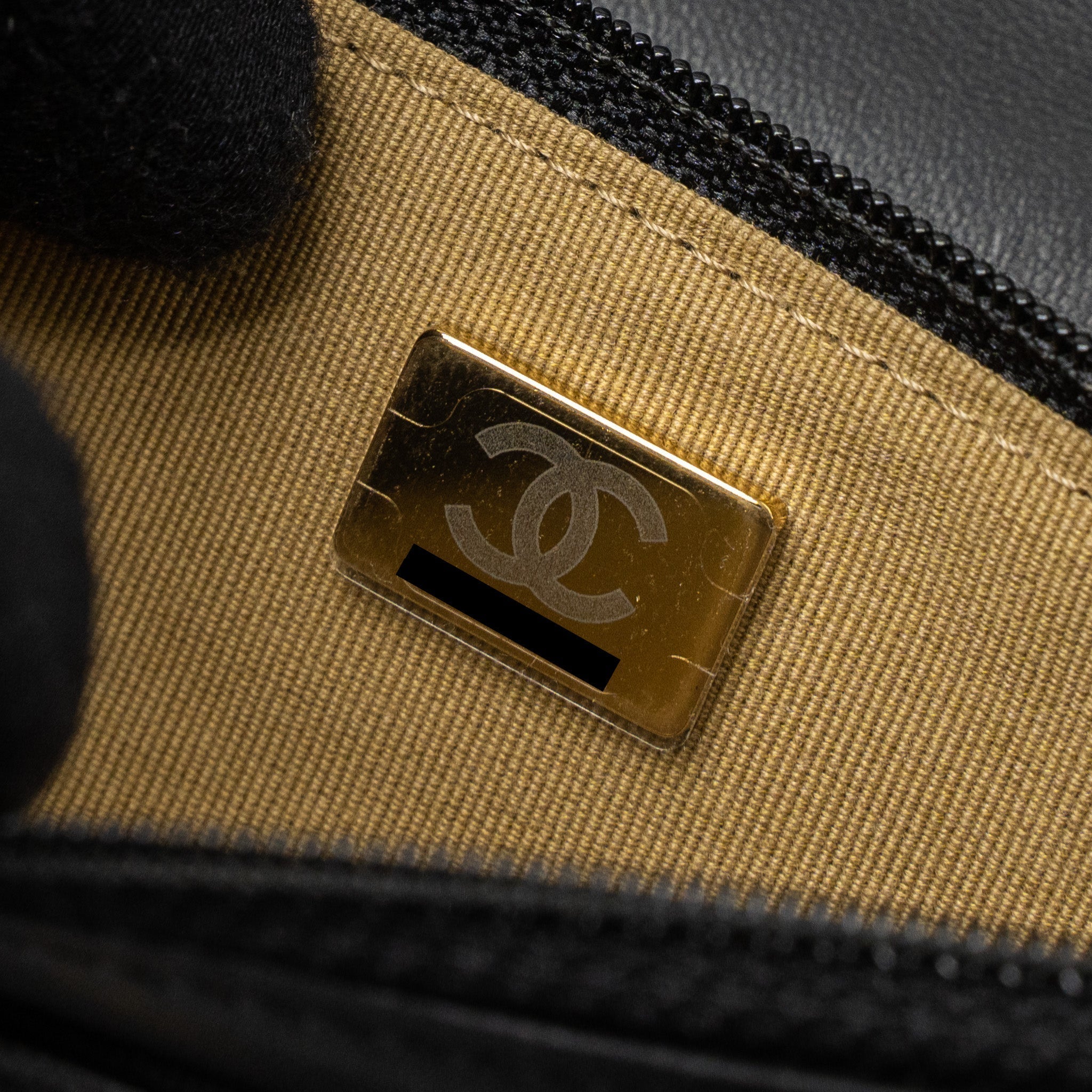 chanel-pearl-crush-wallet-on-chain-lambskin-black-ghw-microchip-9