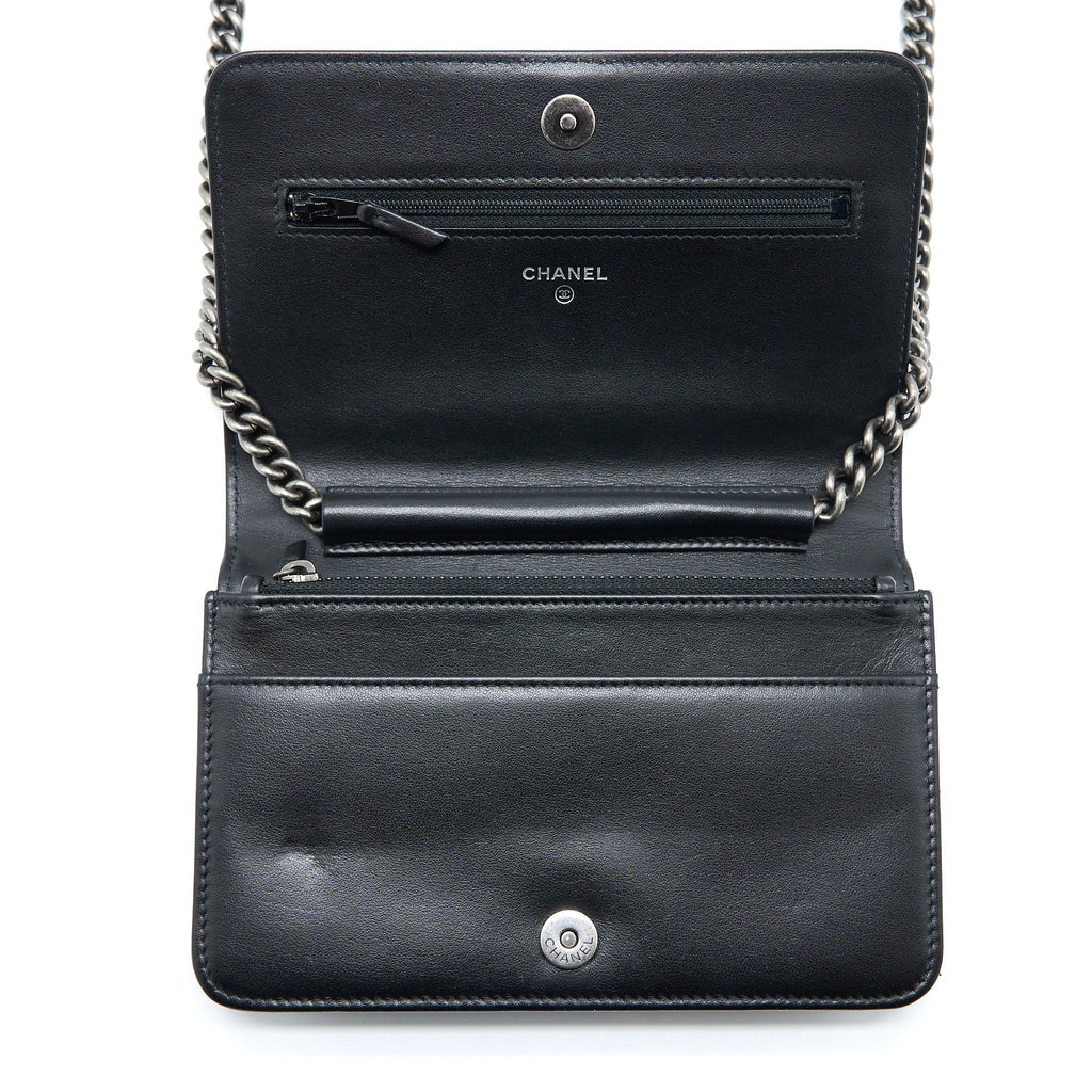 chanel-boy-wallet-on-chain-caviar-black-ruthenium-hardware-microchip-copy