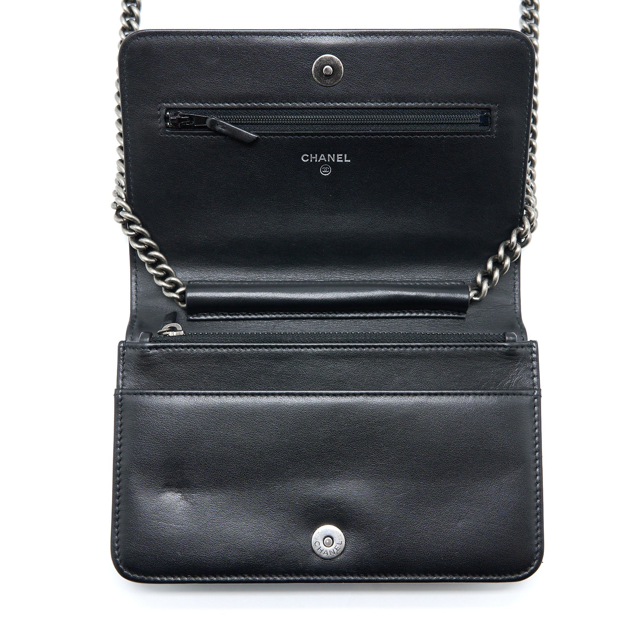 chanel-boy-wallet-on-chain-caviar-black-ruthenium-hardware-microchip-copy