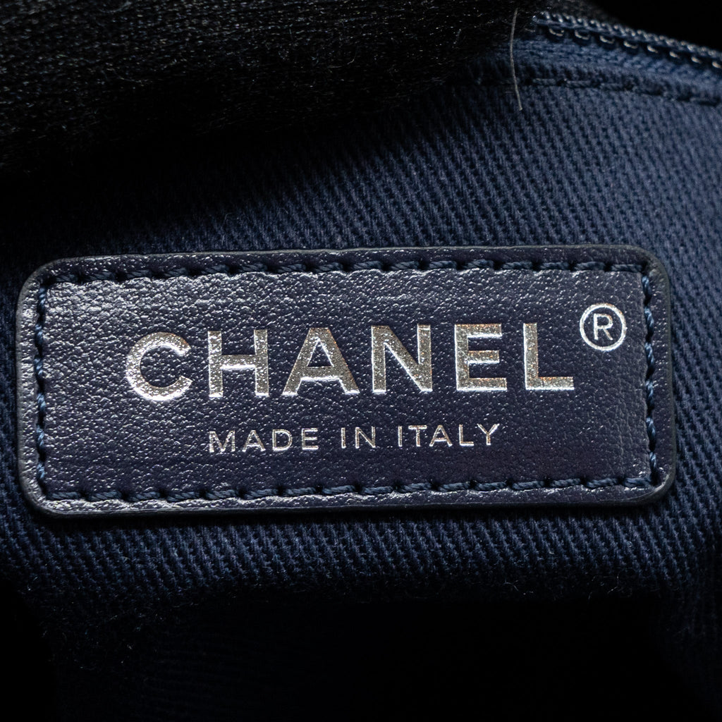 chanel-deauville-tote-bag-canvas-navy-shwmicrochip
