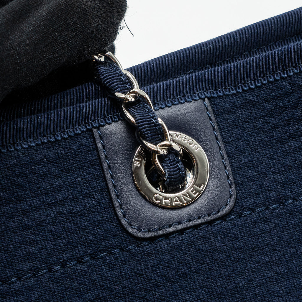 chanel-deauville-tote-bag-canvas-navy-shwmicrochip