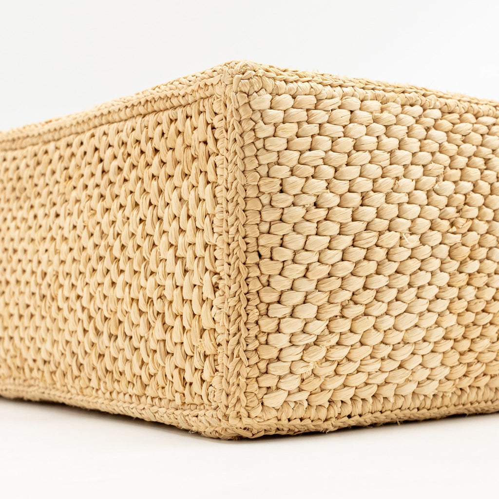 loewe-small-font-tote-bag-raffia-calfskin-natural-ghw
