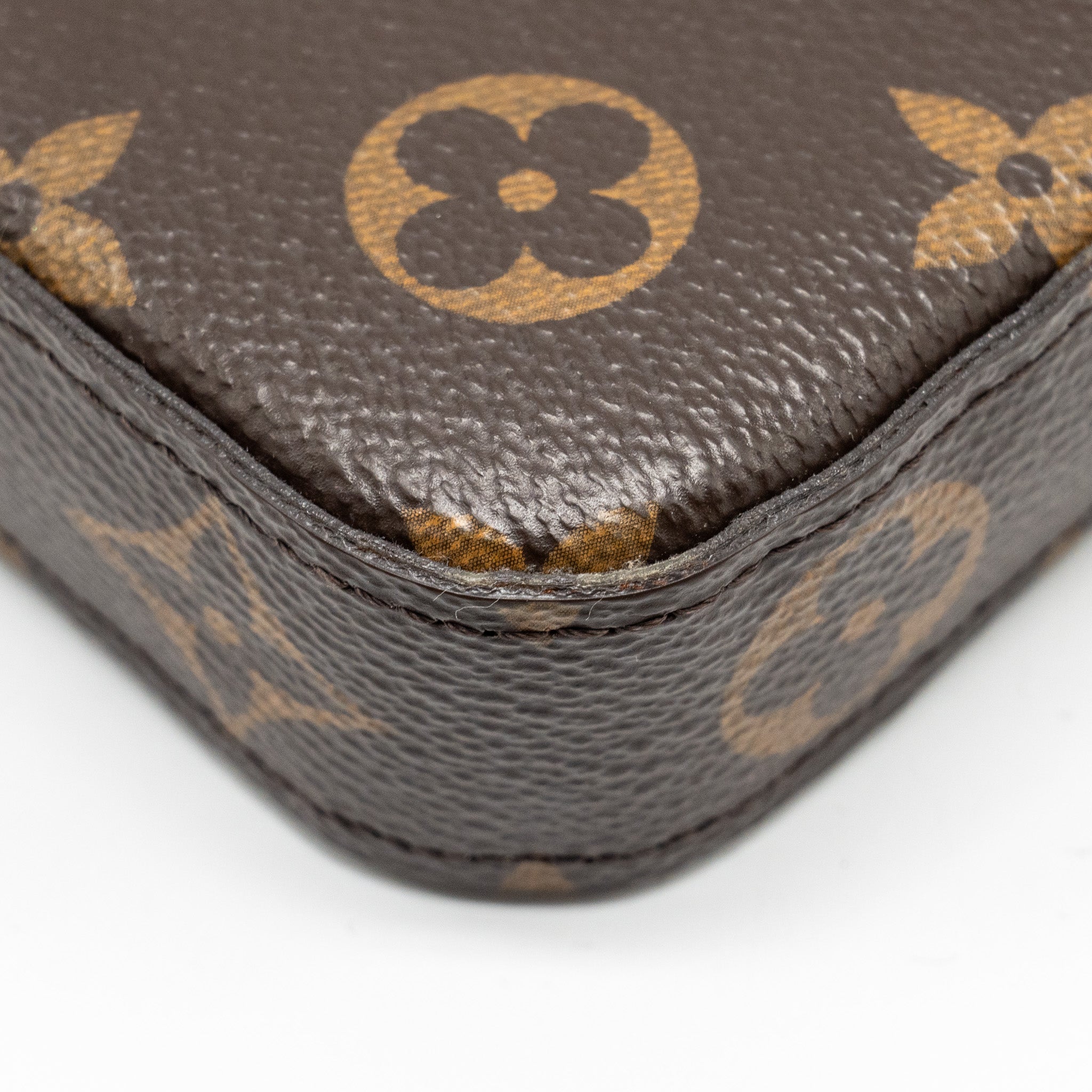 louis-vuitton-felicie-pochette-monogram-canvas-ghw-16