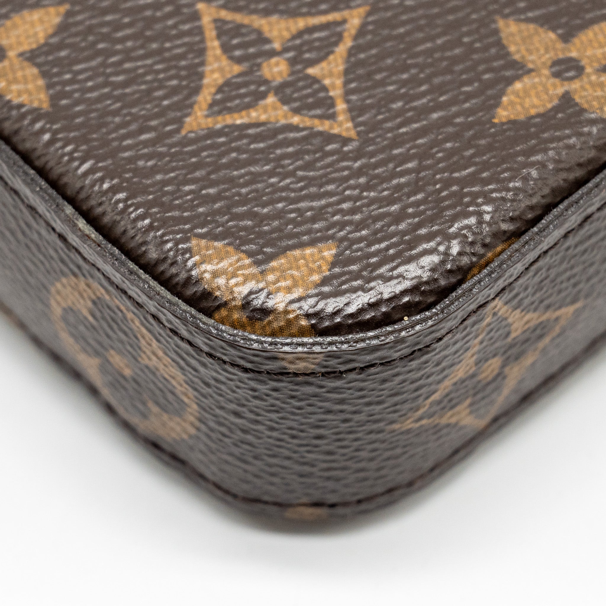 louis-vuitton-felicie-pochette-monogram-canvas-ghw-16
