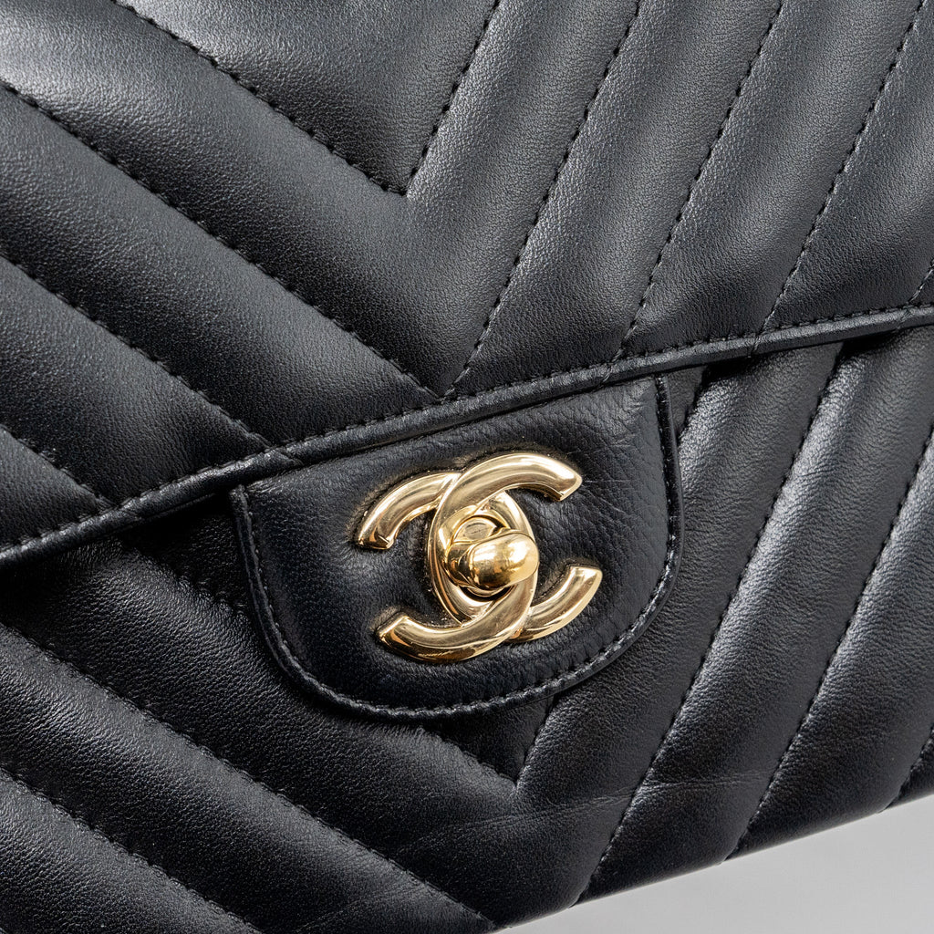 copy-of-chanel-small-classic-flap-bag-chevron-lambskin-black-lghw