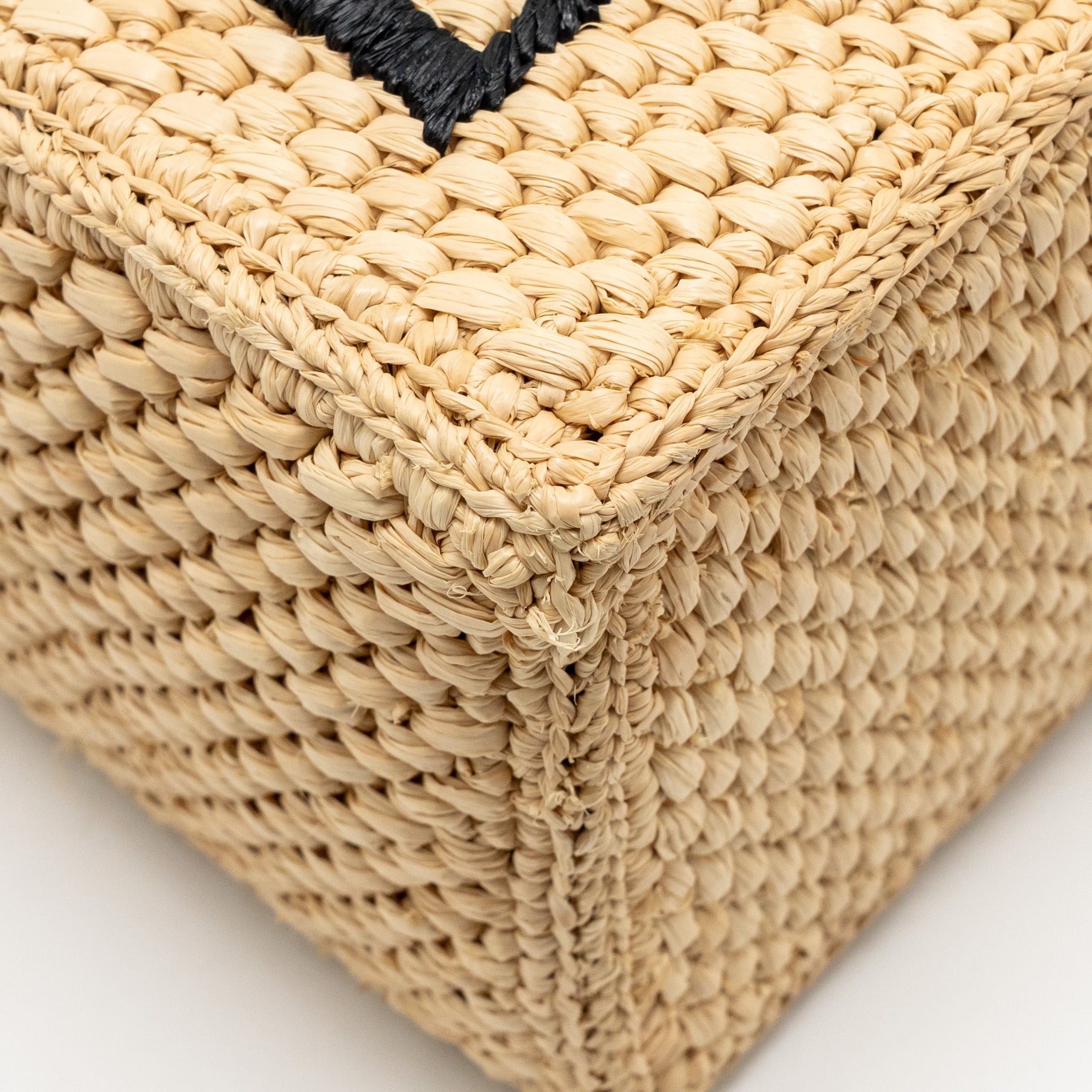 loewe-small-font-tote-bag-raffia-calfskin-natural-ghw