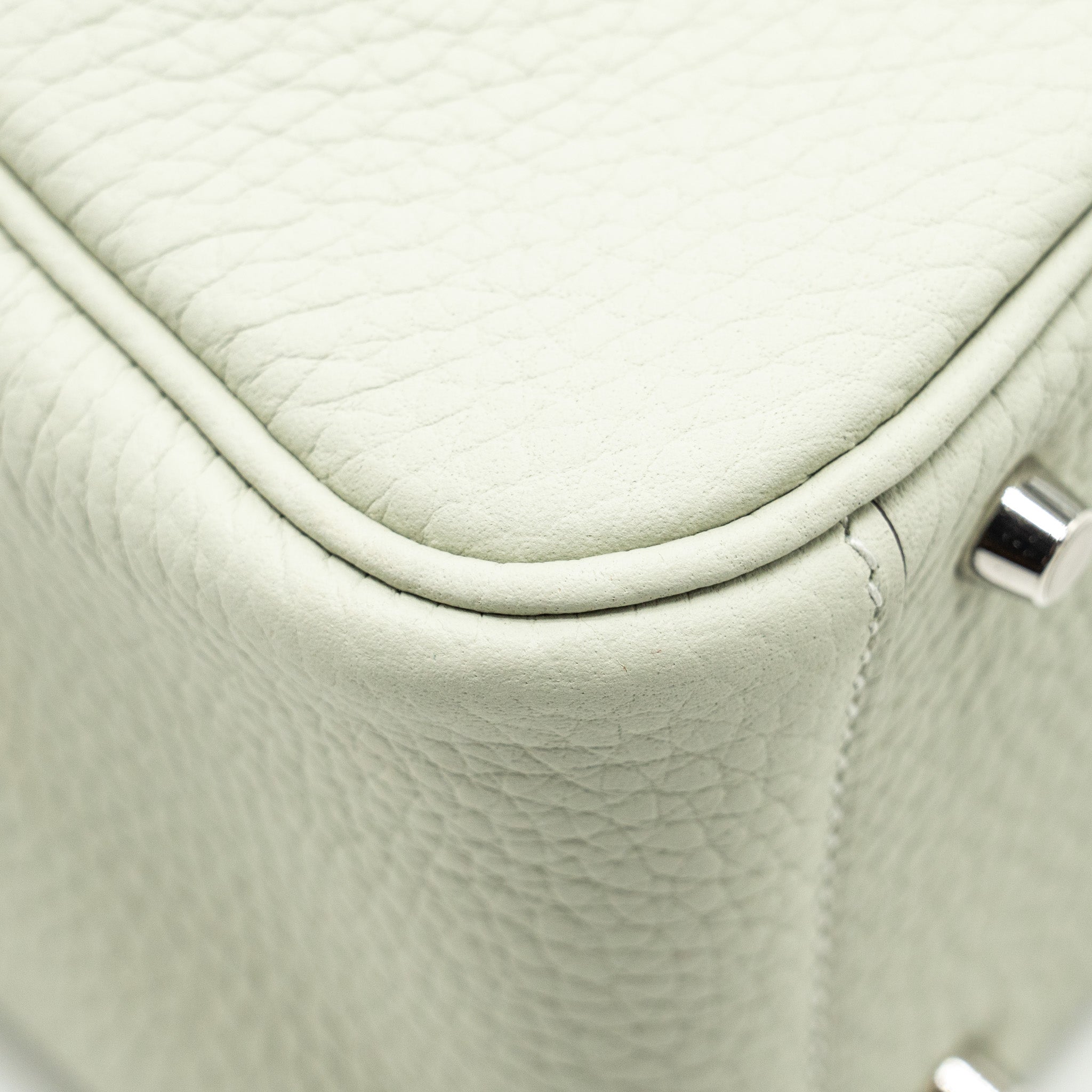 hermes-mini-lindy-clemence-gris-neve-shw-stamp-b-copy