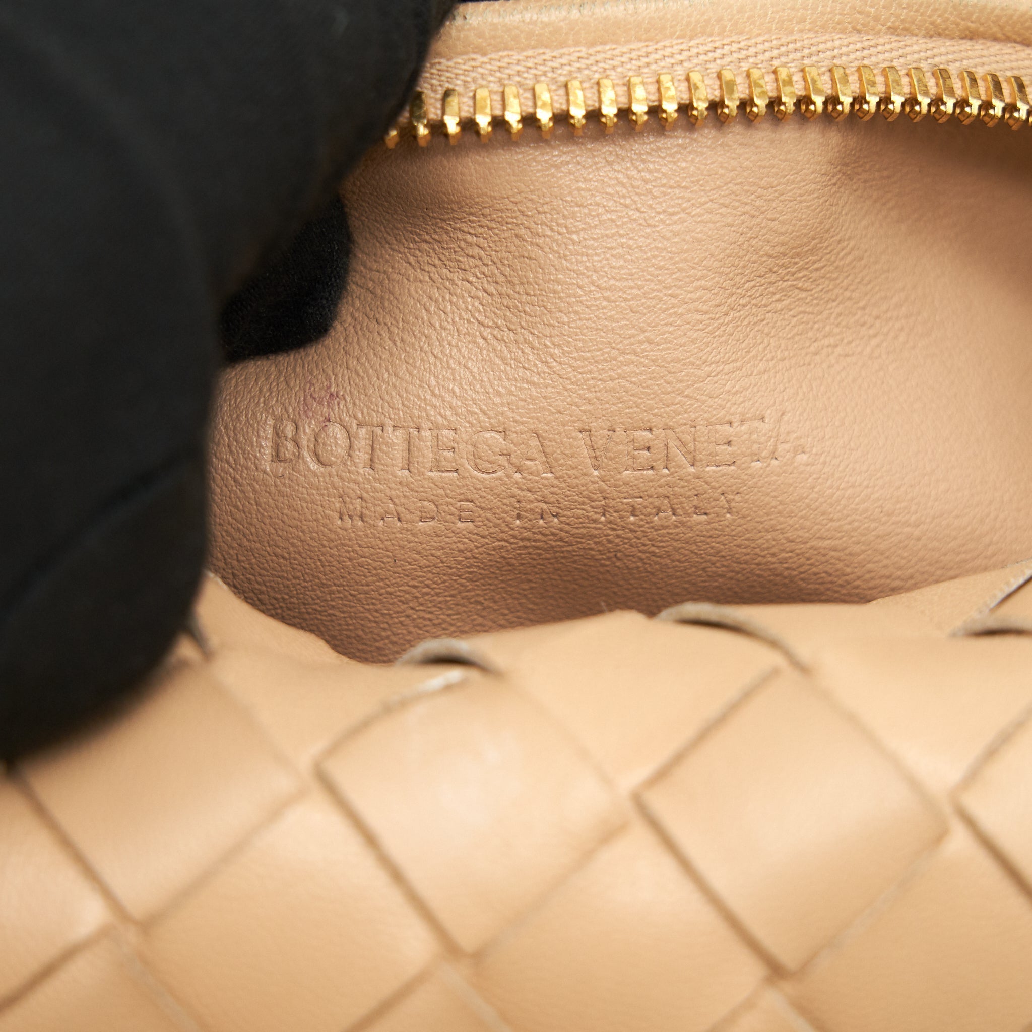 bottega-veneta-the-mini-jodie-in-beige