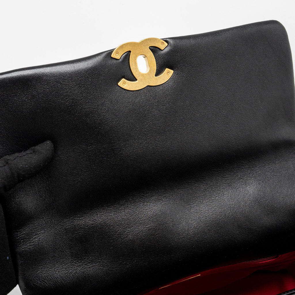 chanel-medium-19-bag-lambskin-black-multicoloured-hardwaremicrochip