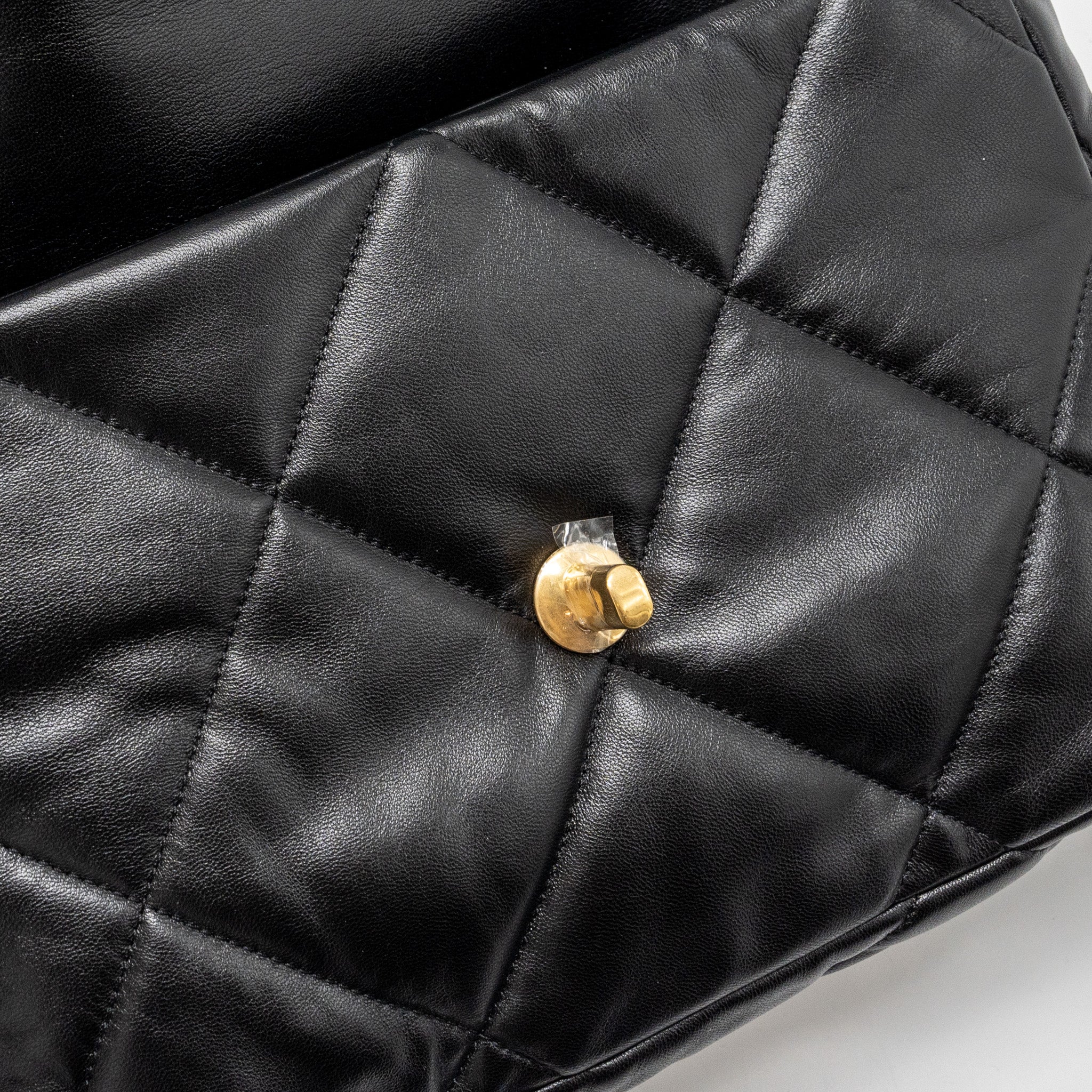 chanel-medium-19-bag-lambskin-black-multicoloured-hardwaremicrochip