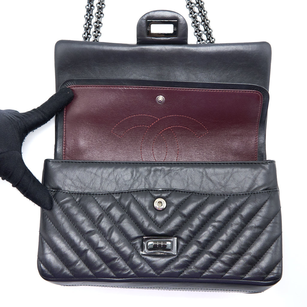 chanel-2-55-reissue-small-double-flap-bag-chevron-aged-calfskin-black-with-black-hardware