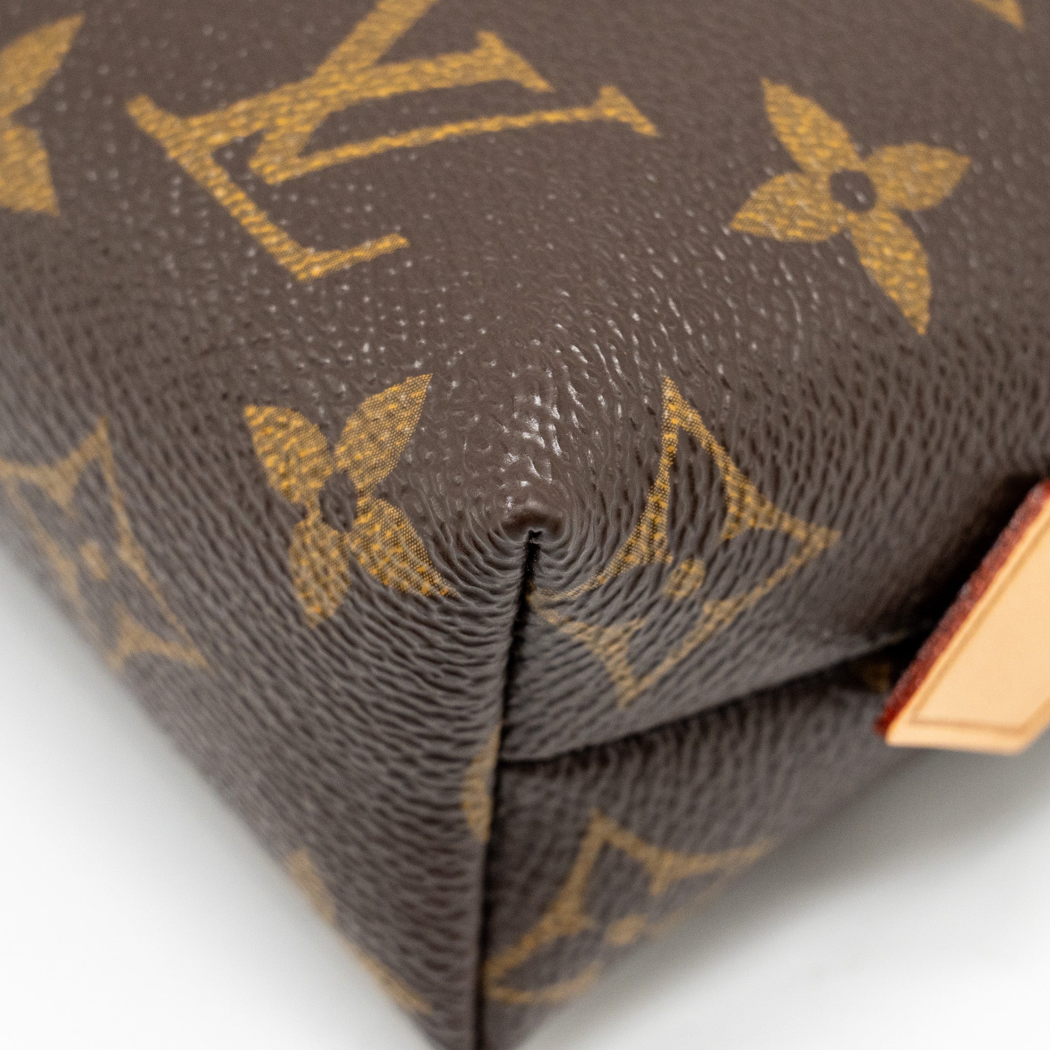 louis-vuitton-cosmetic-pouch-monogram-canvas-ghw-2