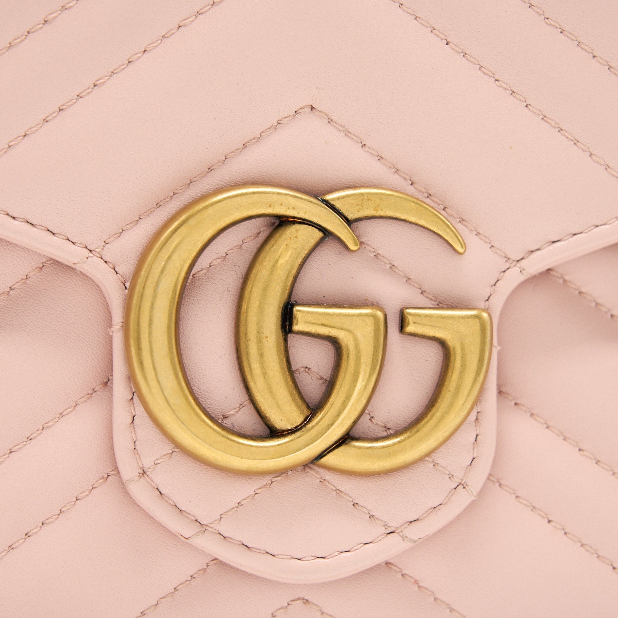 gucci-gg-marmont-matelasse-mini-bag-pink