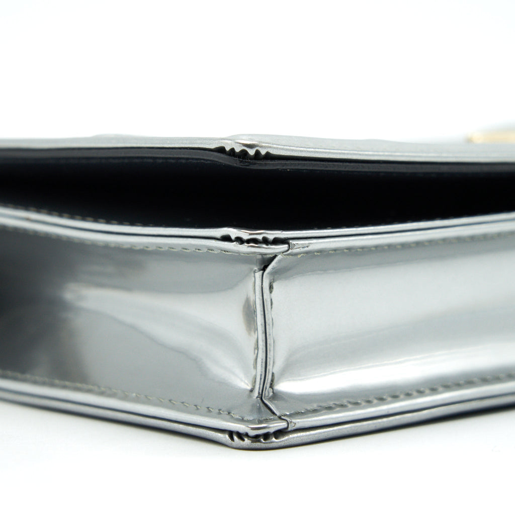 christian-dior-diorama-wallet-on-chain-in-metallic-silver-ghw