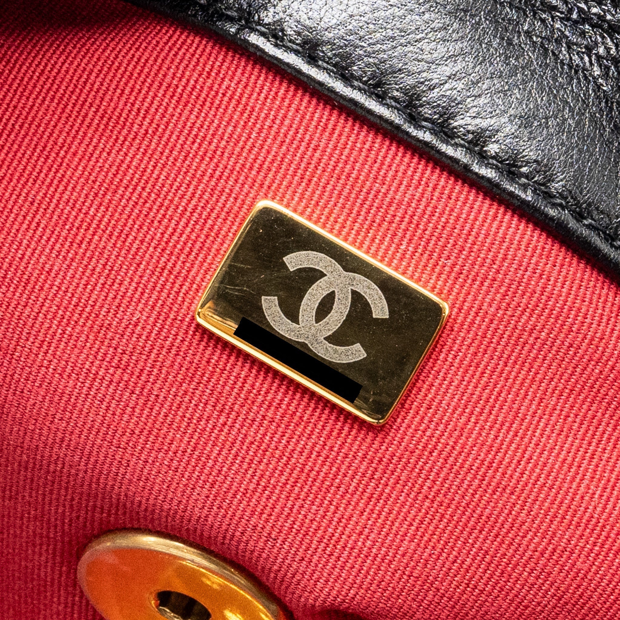 chanel-medium-19-bag-lambskin-black-multicoloured-hardwaremicrochip
