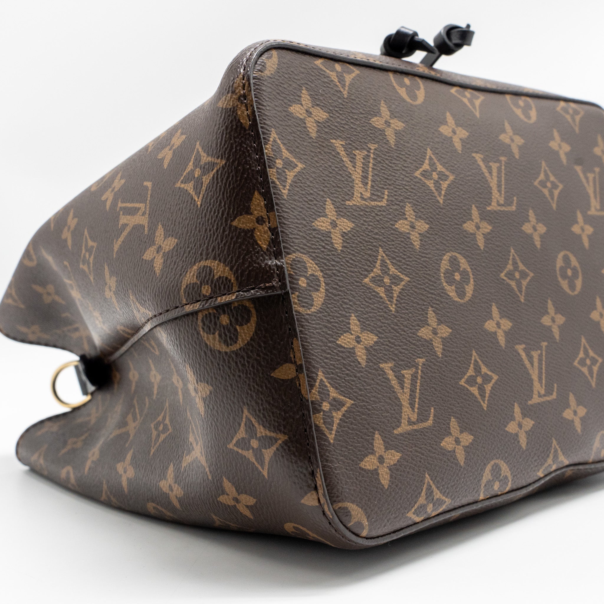 louis-vuitton-neo-noe-monogram-canvas-black-ghw-6