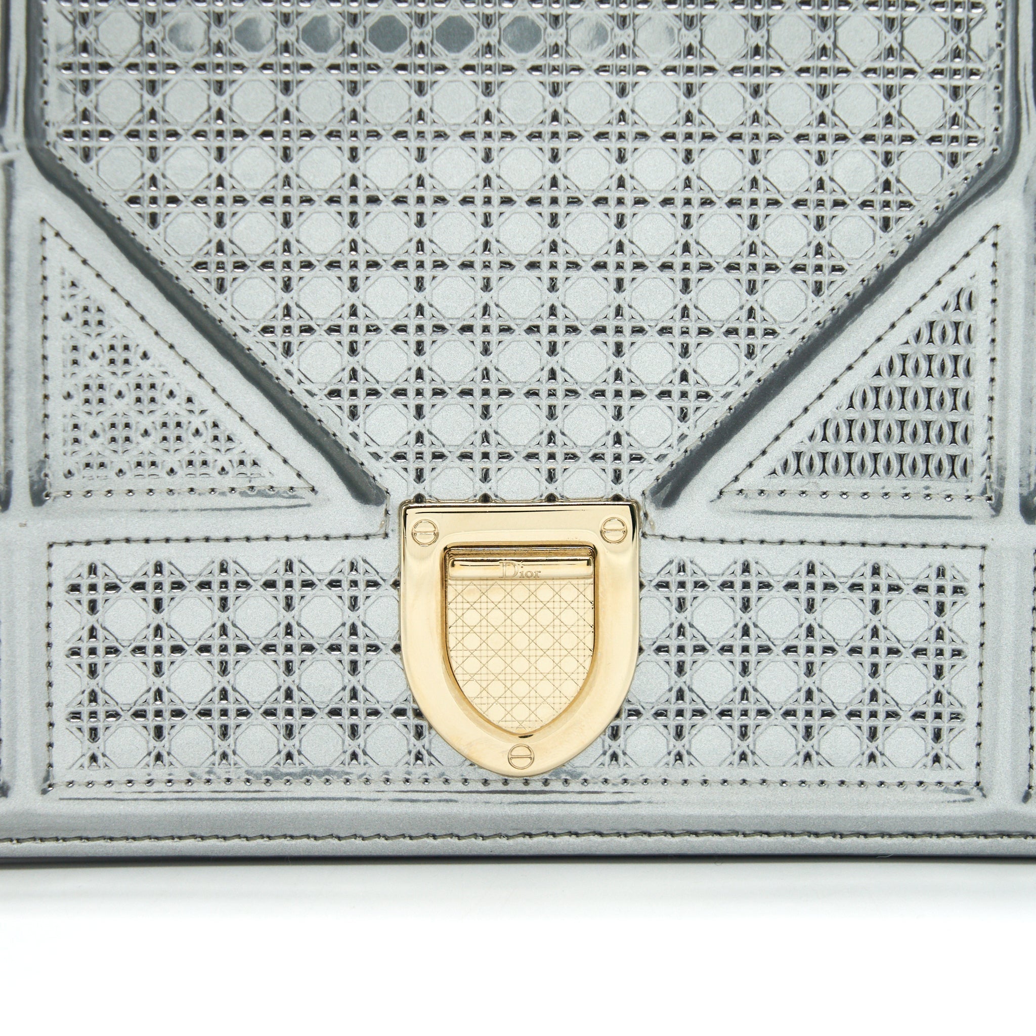christian-dior-diorama-wallet-on-chain-in-metallic-silver-ghw