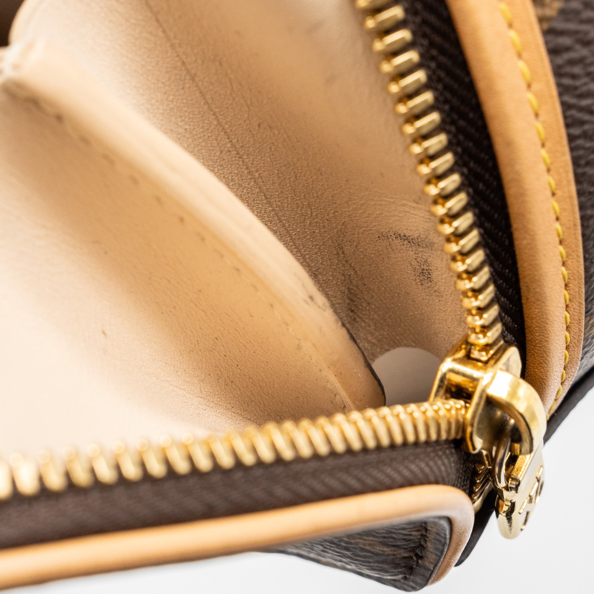louis-vuitton-mini-boite-chapeau-monogram-canvas-ghw