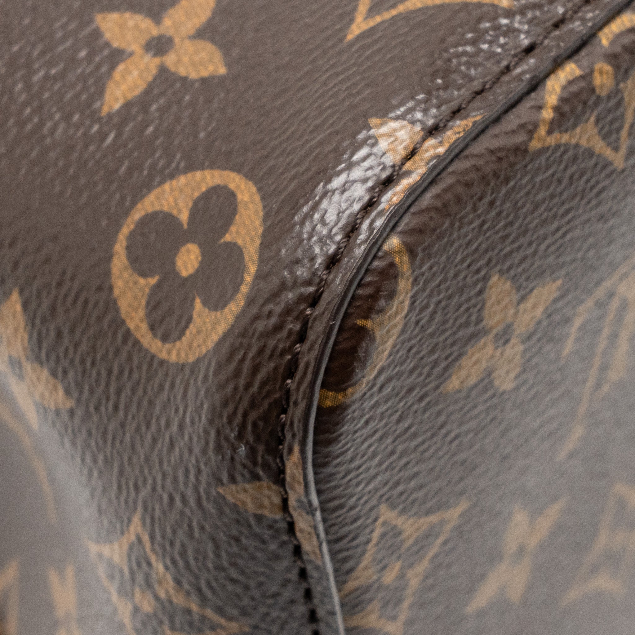 louis-vuitton-neo-noe-monogram-canvas-black-ghw-6
