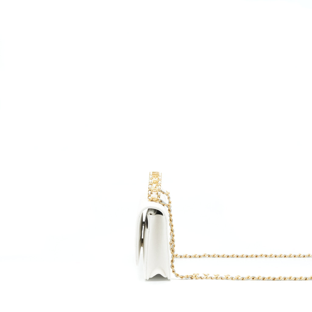 chanel-22s-logo-top-handle-wallet-on-chain-caviar-white-ghw