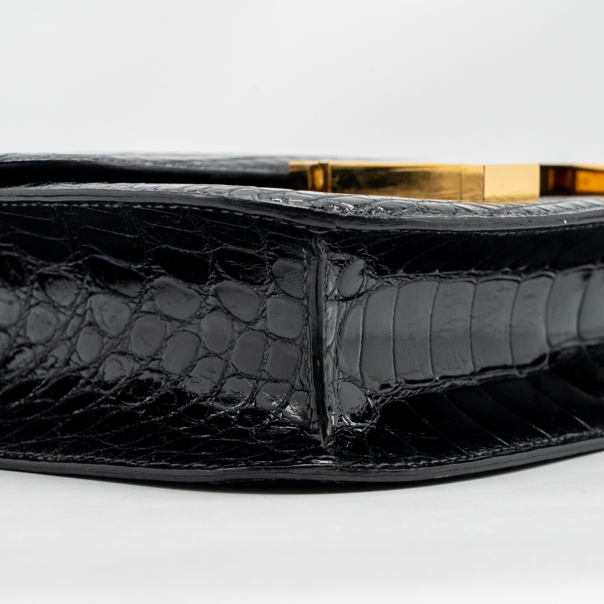 hermes-vintage-constance-24-shiny-alligator-dark-blue-ghw-stamp-circle-y