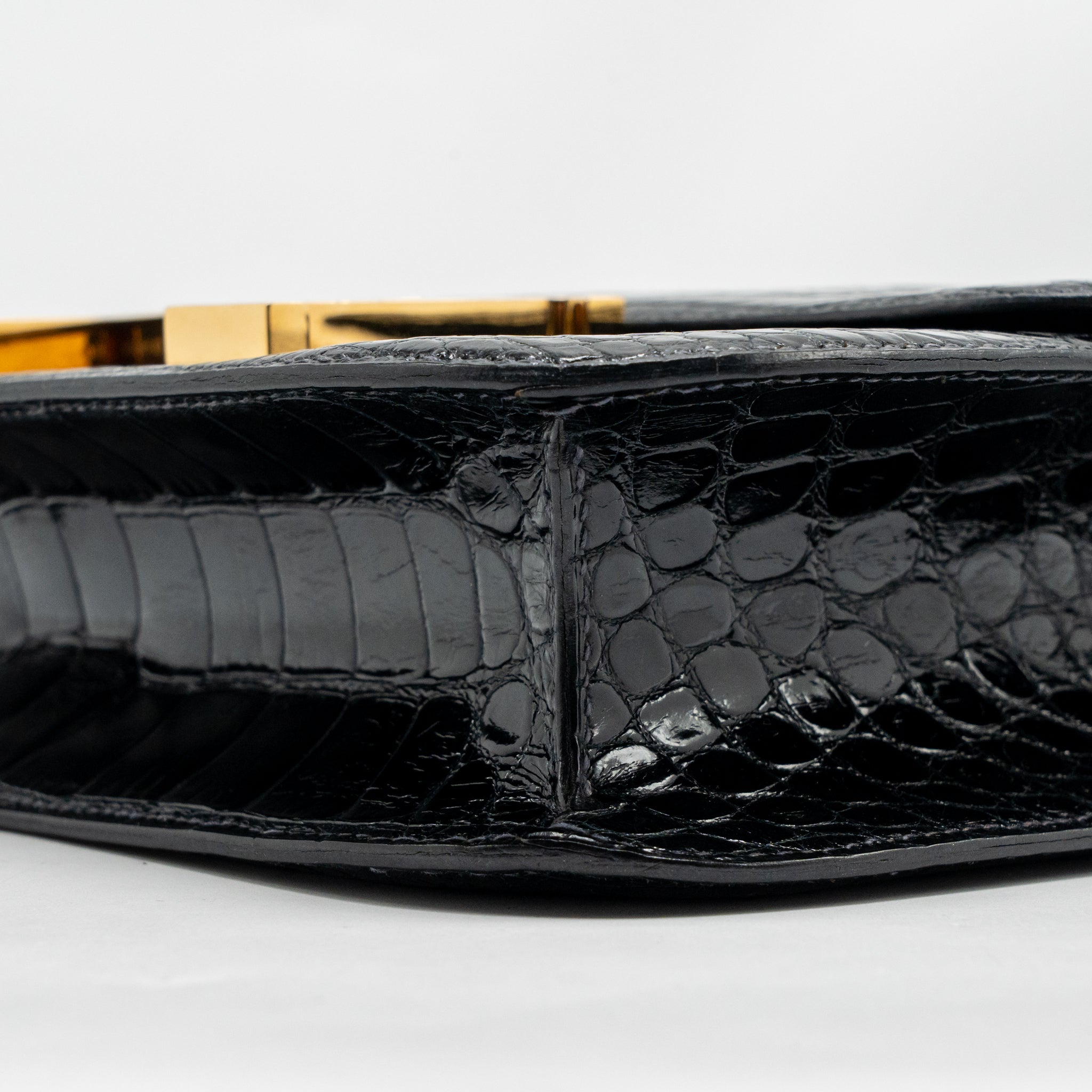 hermes-vintage-constance-24-shiny-alligator-dark-blue-ghw-stamp-circle-y