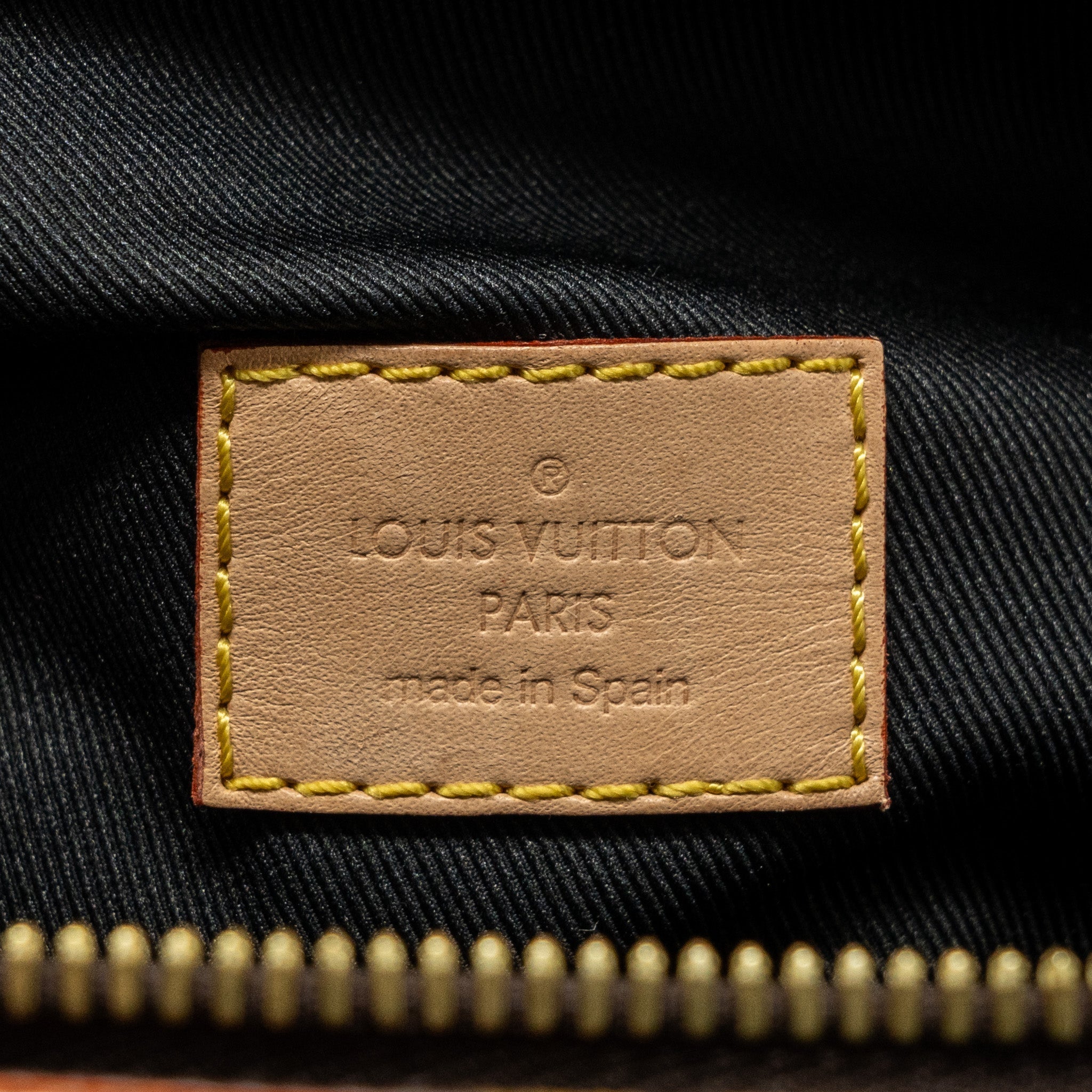 louis-vuitton-bumbag-monogram-canvas-ghw-2