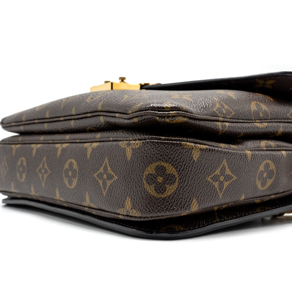 louis-vuitton-pochette-metis-monogram-canvas-ghw-24