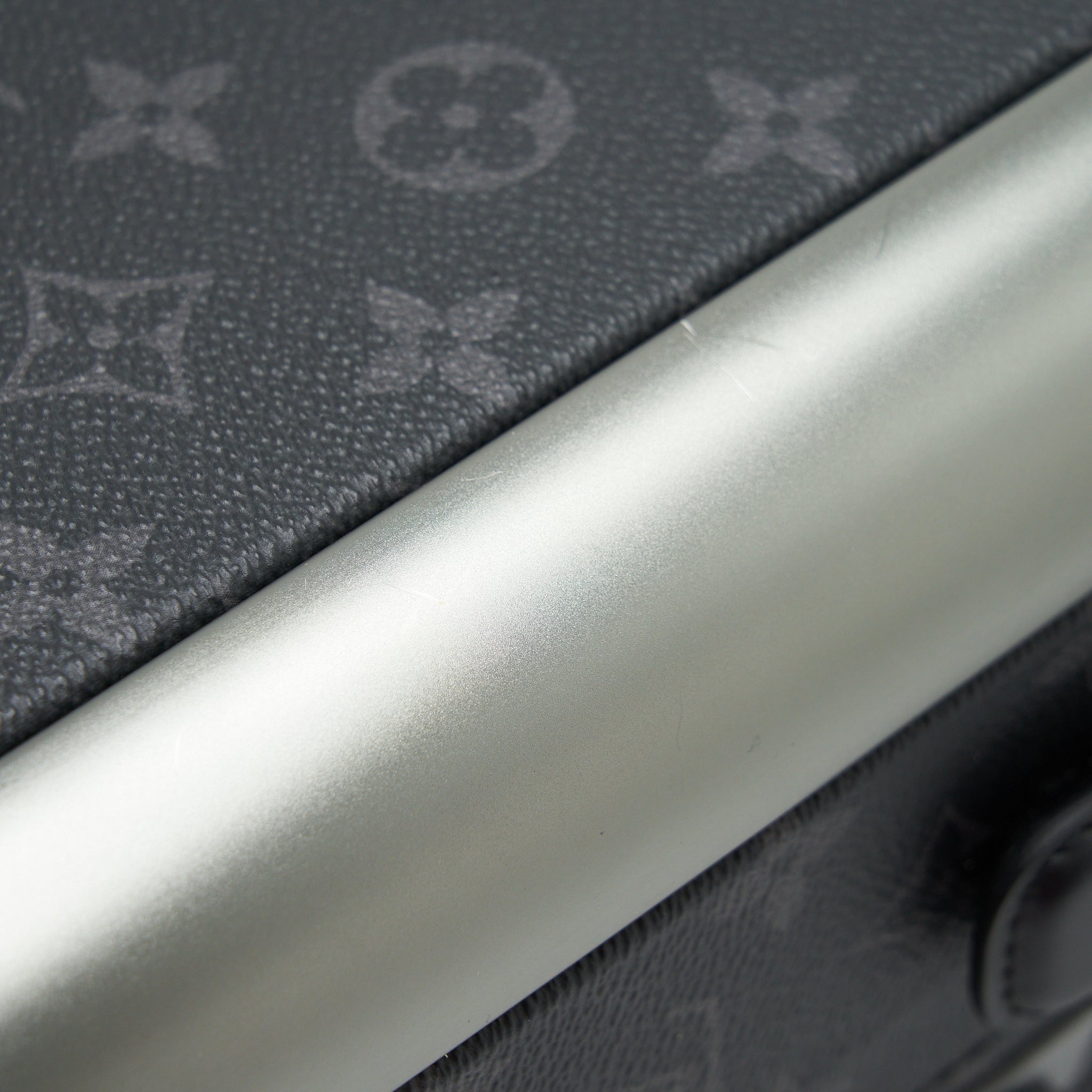 louis-vuitton-horizon-55-monogram-eclipse