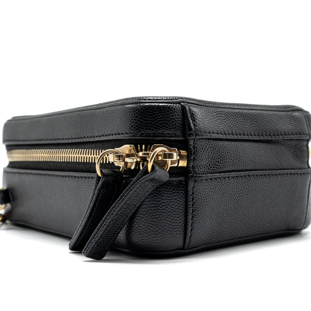 chanel-filigree-vertical-vanity-case-caviar-black-ghw