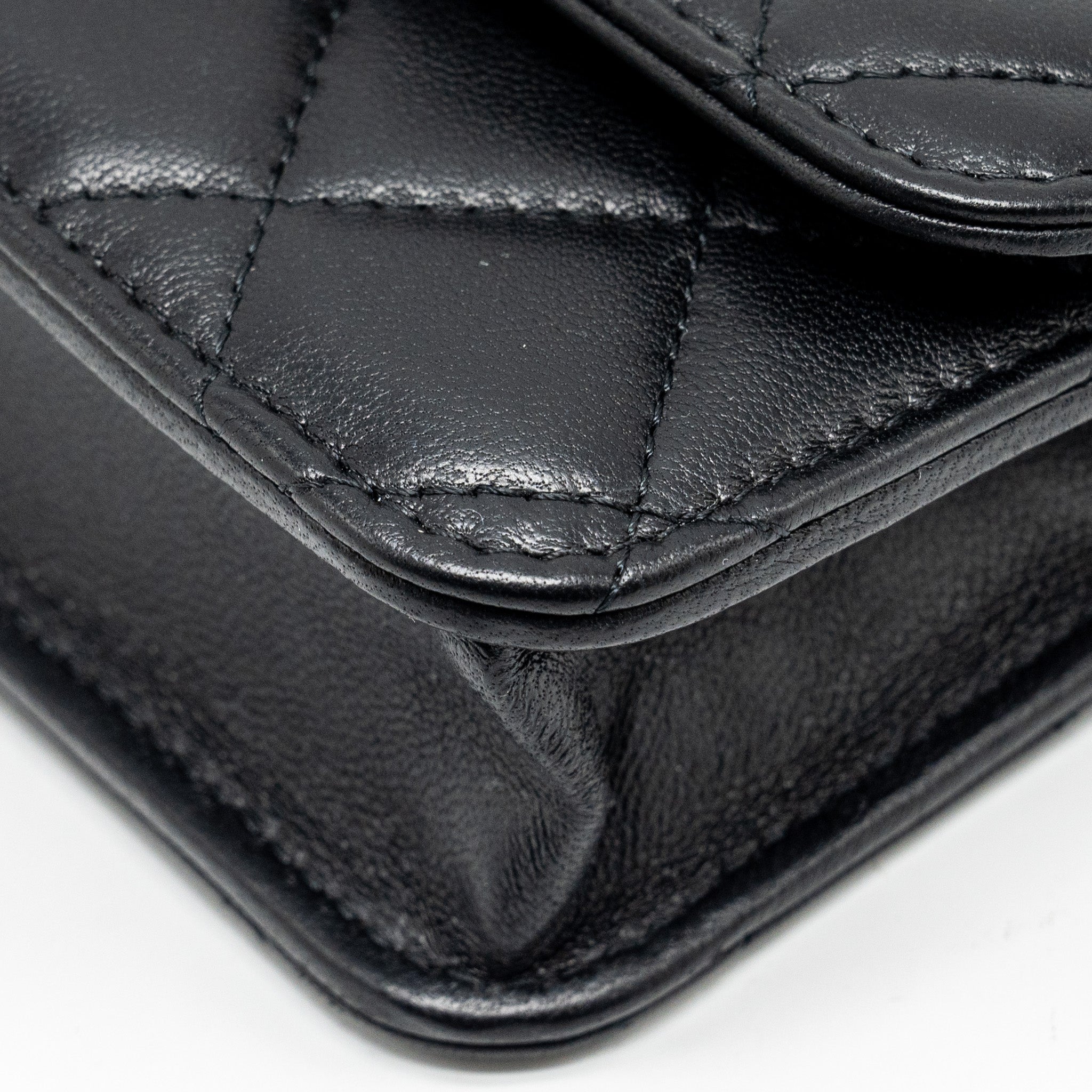chanel-pearl-crush-mini-flap-wallet-with-chain-lambskin-black-ghw-microchip