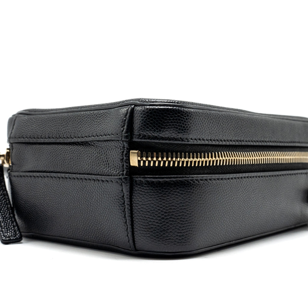 chanel-filigree-vertical-vanity-case-caviar-black-ghw