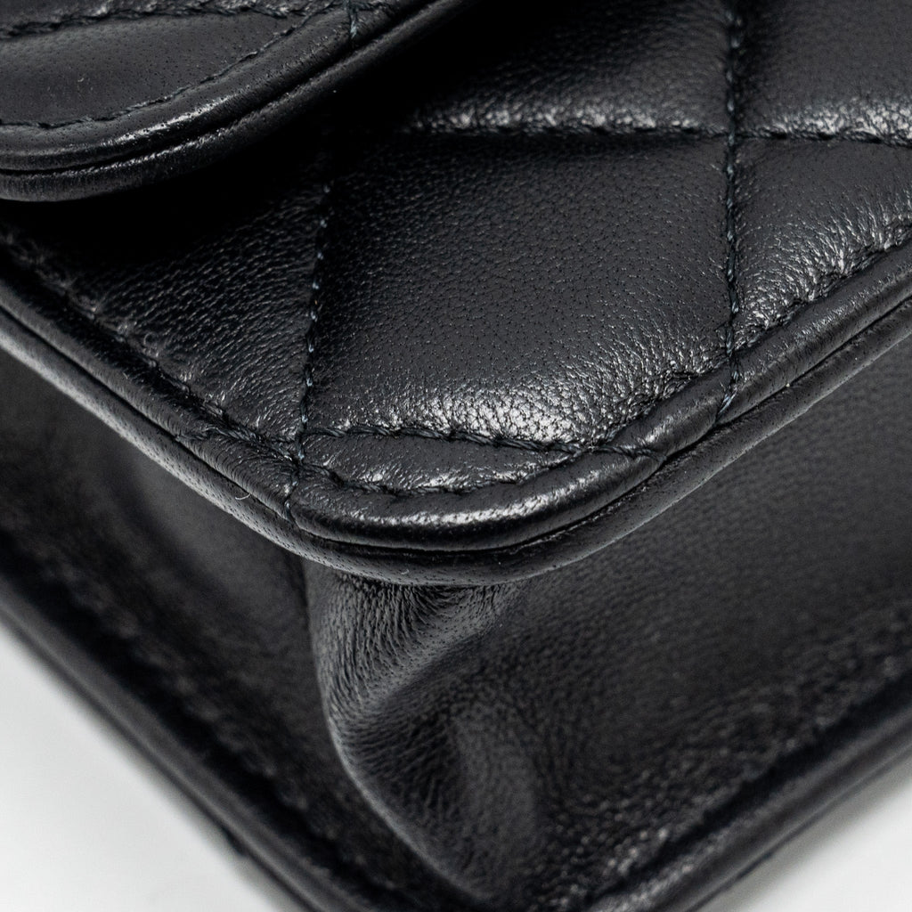 chanel-pearl-crush-mini-flap-wallet-with-chain-lambskin-black-ghw-microchip