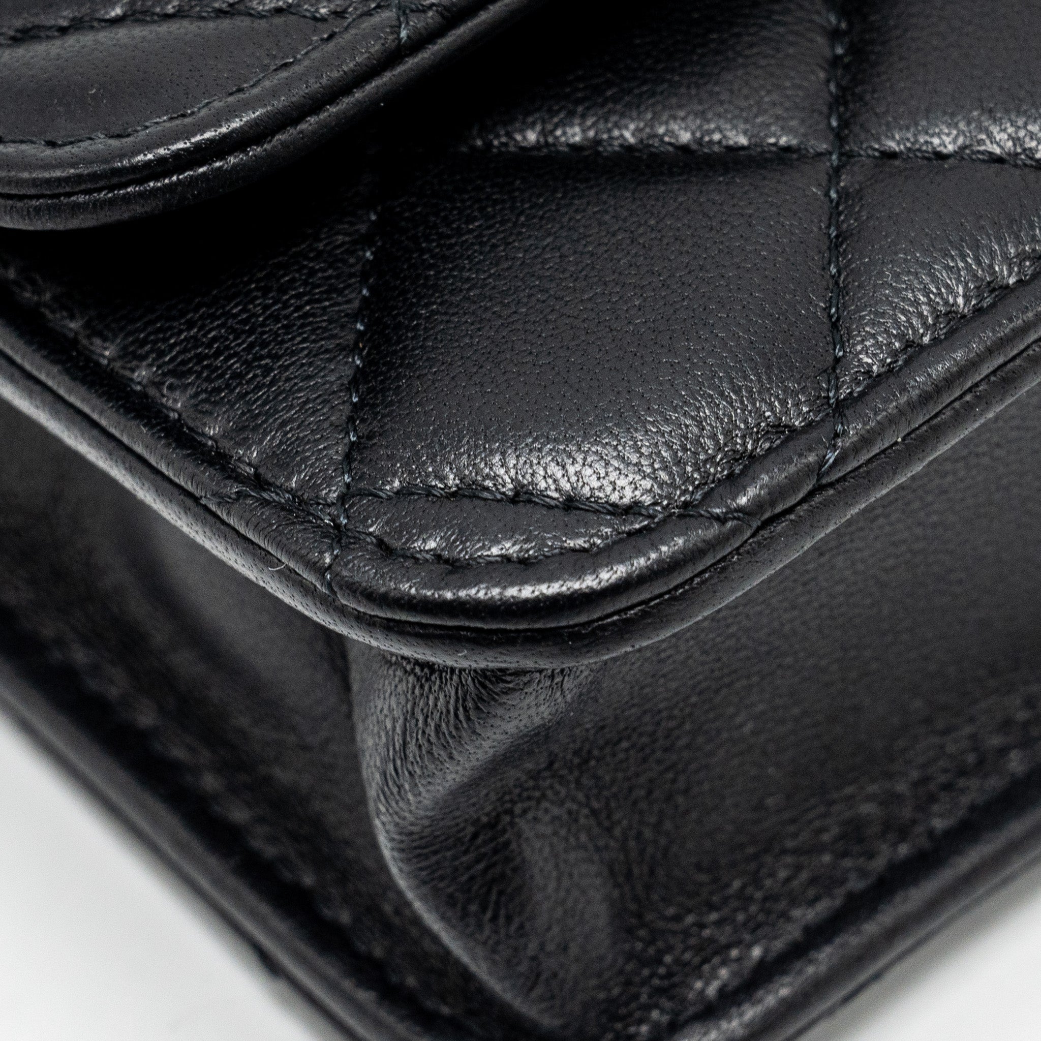 chanel-pearl-crush-mini-flap-wallet-with-chain-lambskin-black-ghw-microchip
