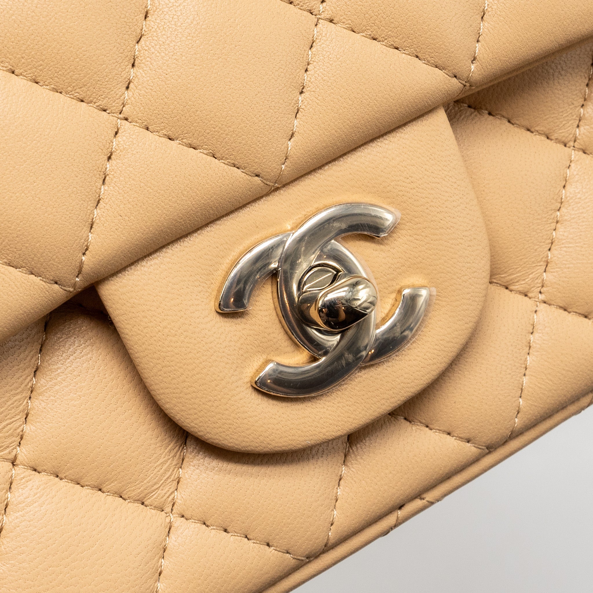 chanel-22c-mini-rectangular-flap-bag-lambskin-beige-lghw-microchip