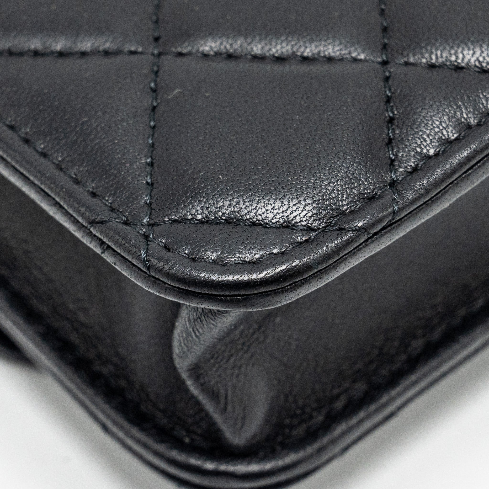 chanel-pearl-crush-mini-flap-wallet-with-chain-lambskin-black-ghw-microchip