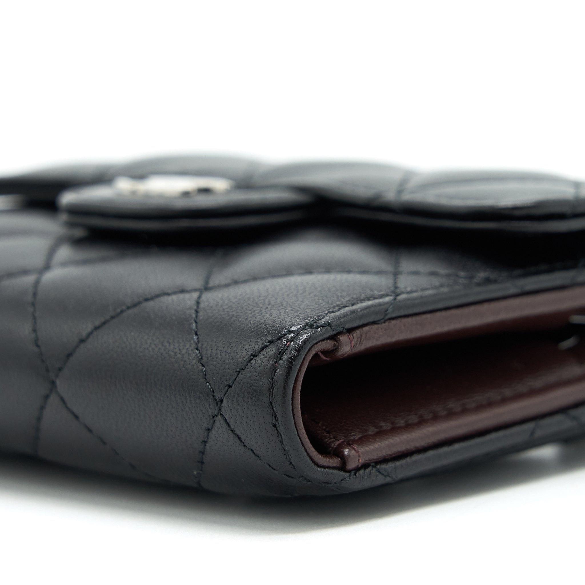 chanel-small-classic-compact-wallet-lambskin-black-shw