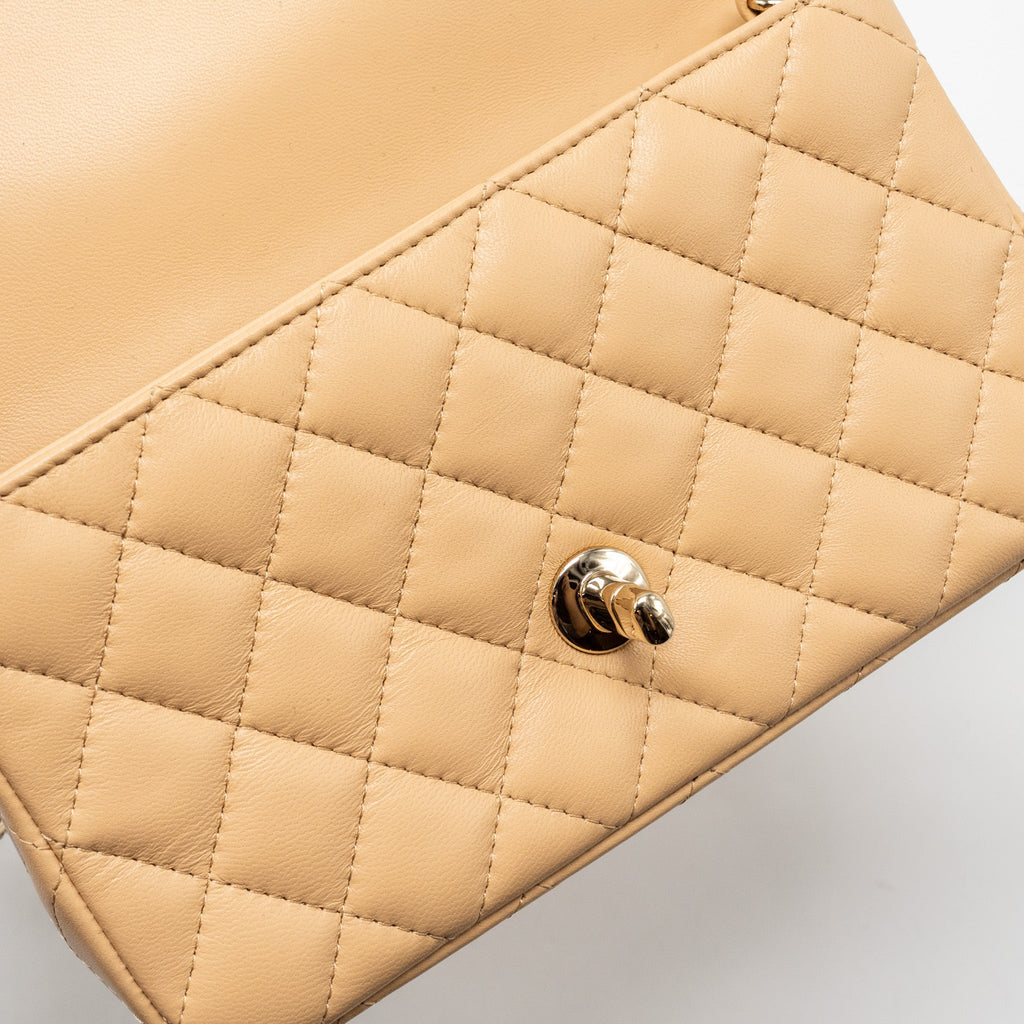 chanel-22c-mini-rectangular-flap-bag-lambskin-beige-lghw-microchip