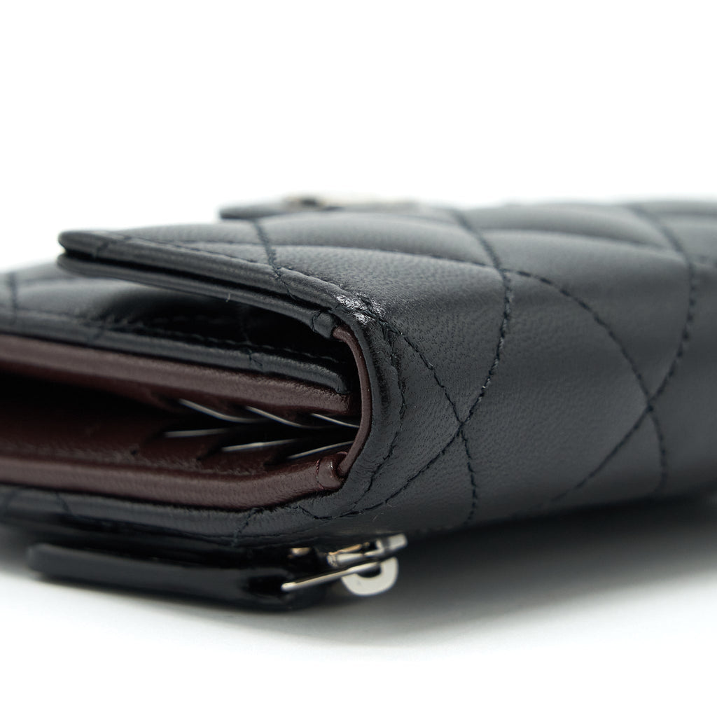 chanel-small-classic-compact-wallet-lambskin-black-shw